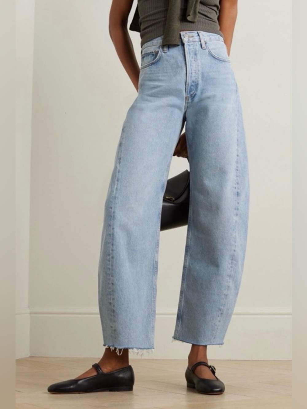 AGOLDE Luna high rise barrel jeans. 24. Light wash. Raw hem